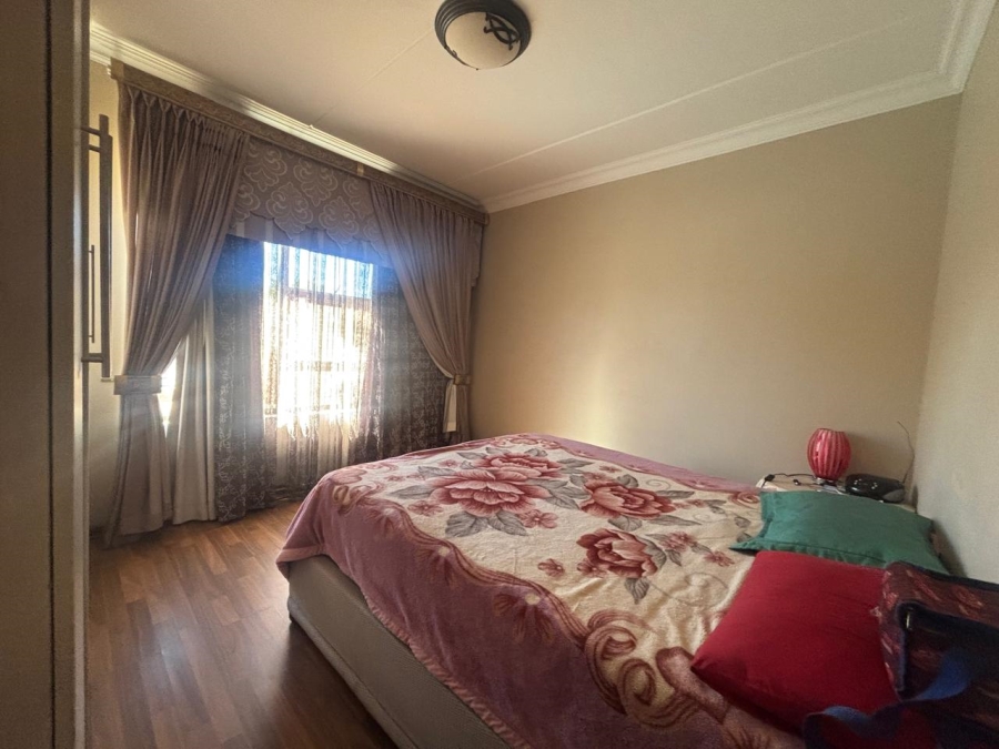 4 Bedroom Property for Sale in Langenhovenpark Free State
